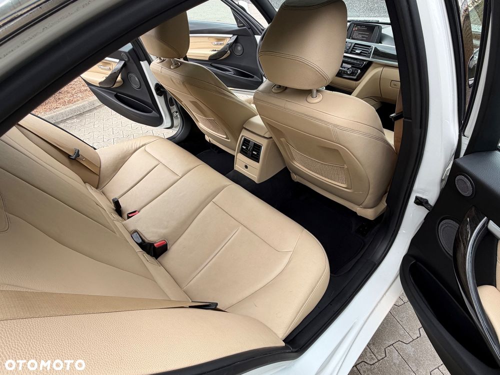 BMW Seria 3 340i Edition M Sport Shadow - 4