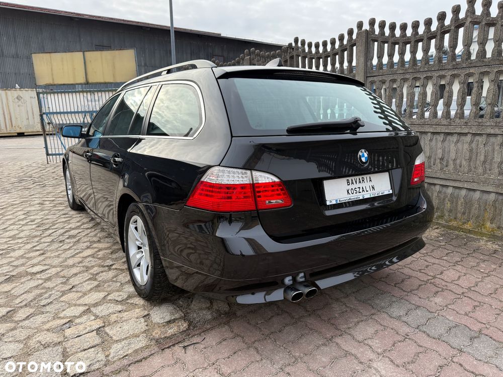 BMW Seria 5 525d - 12