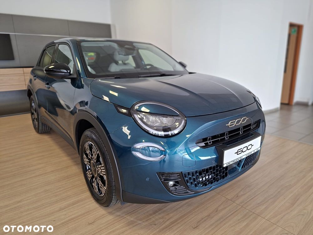 Fiat 600 1.2 Turbo Icon eDCT - 13