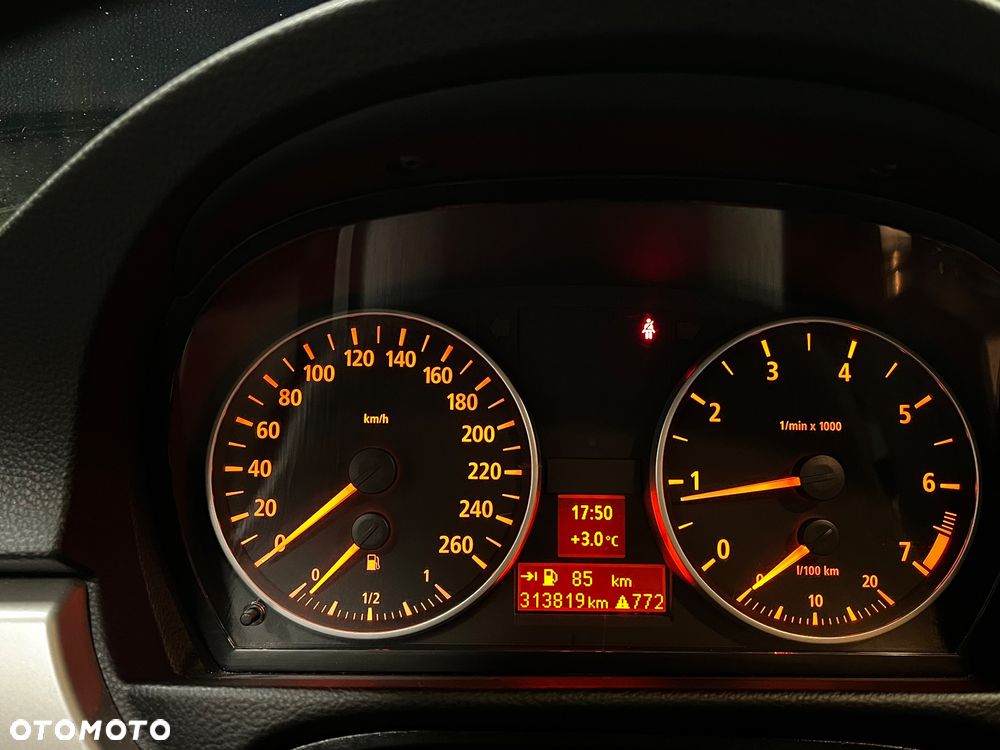 BMW Seria 3 318i - 15