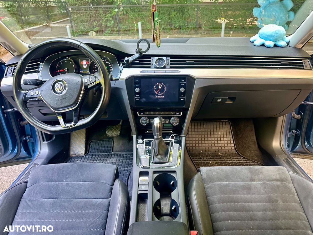 Volkswagen Passat - 16