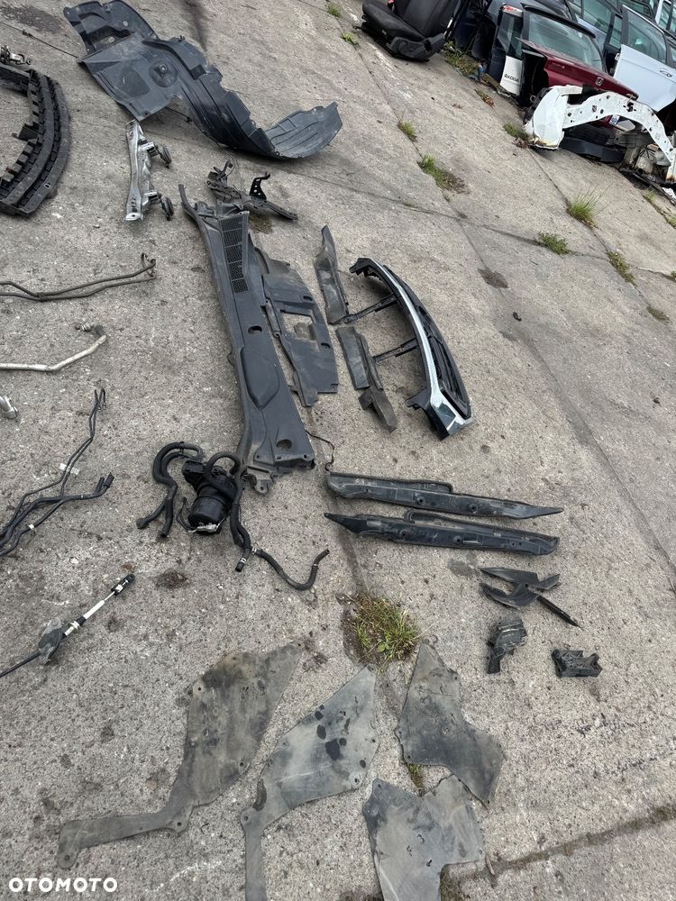 Toyota hilux 8 wszystkie części  wąż węże klimy przód przednie wzmocnienie środek plastiki - 17