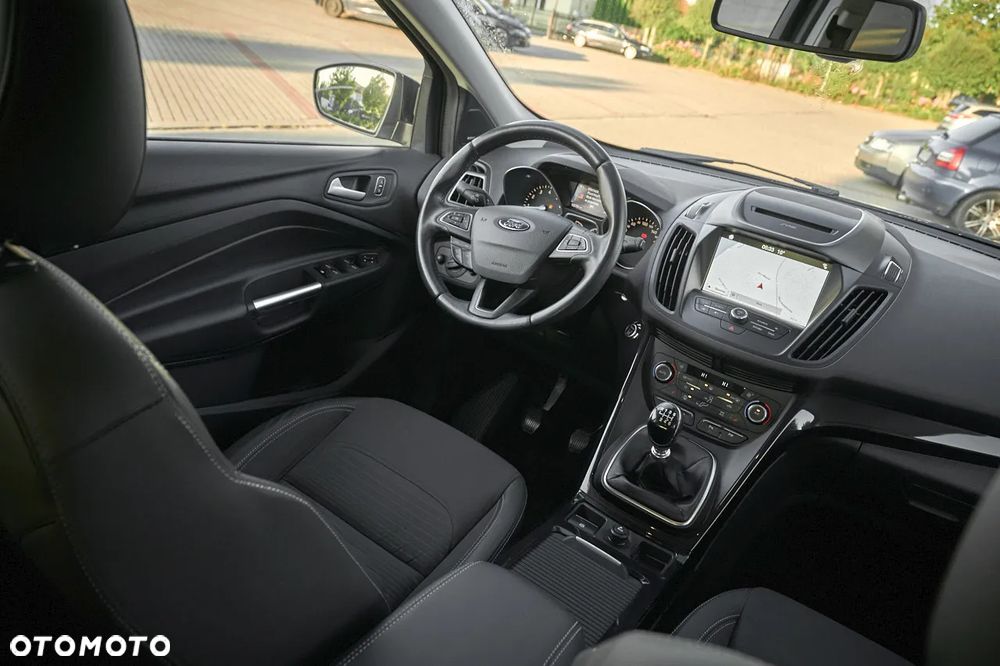 Ford Kuga 1.5 EcoBoost 2x4 Titanium - 19