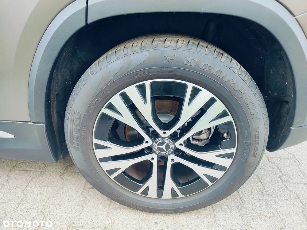Mercedes-Benz GLA - 27
