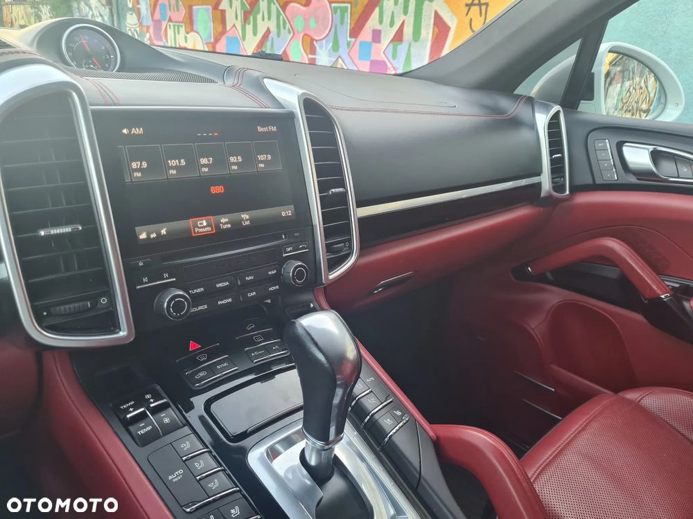 Porsche Cayenne Platinum Edition - 9