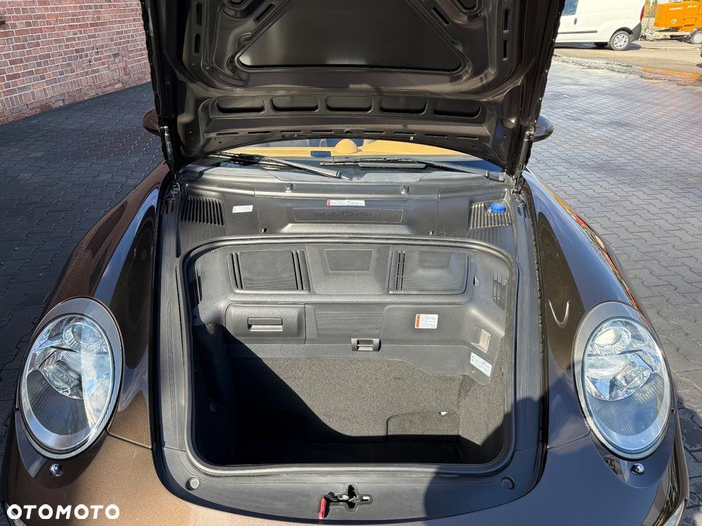 Porsche 911 Carrera 4S PDK - 34