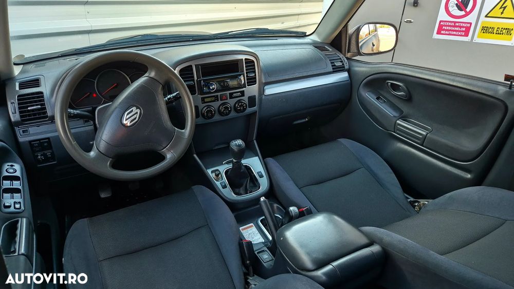 Suzuki Grand Vitara 2.0 TD - 8