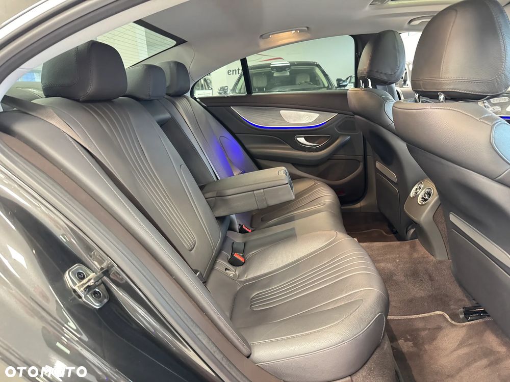 Mercedes-Benz CLS - 9