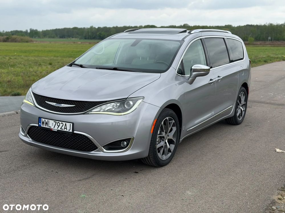 Chrysler Pacifica - 1