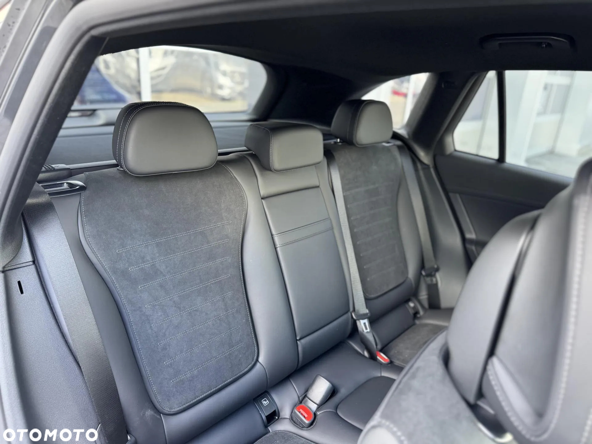 Mercedes-Benz GLC 300 e 4-Matic AMG Line - 13