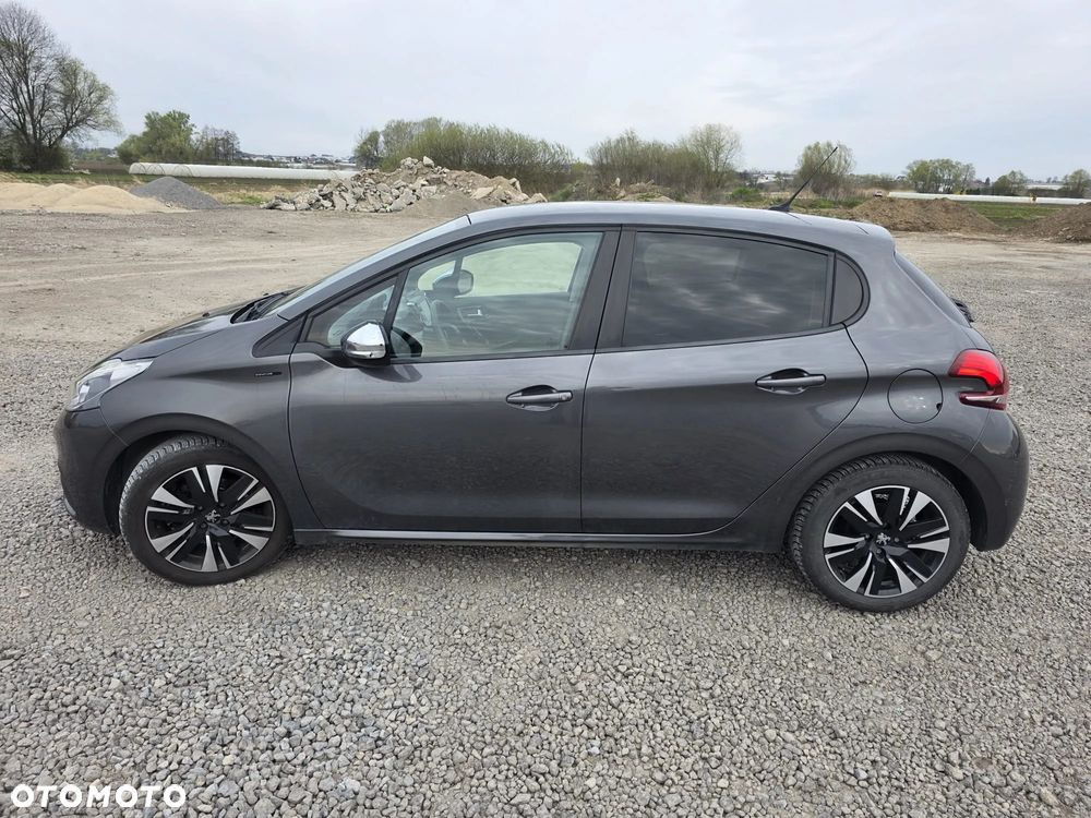 Peugeot 208 PureTech 82 Start & Stop Allure - 12