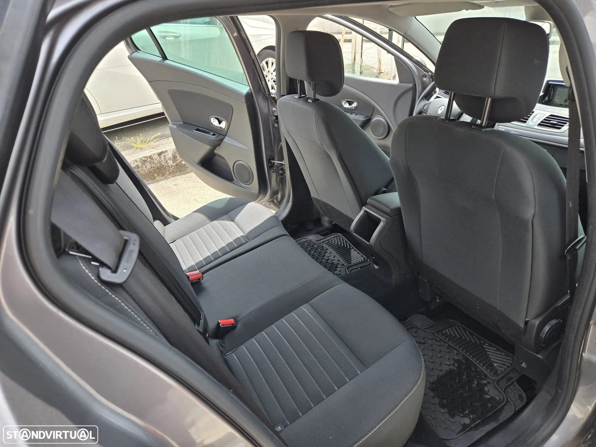 Renault Mégane Sport Tourer 1.5 dCi Limited SS - 12