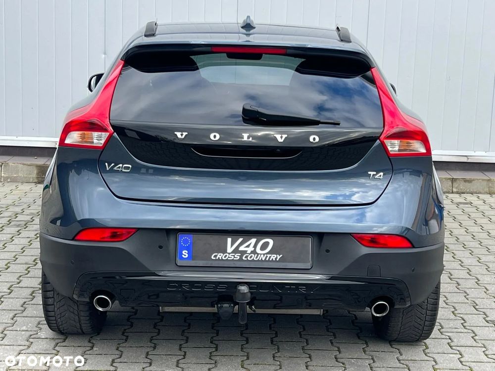 Volvo V40 Cross Country - 14