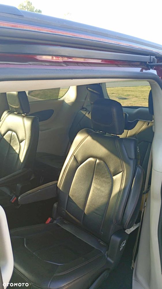 Chrysler Pacifica - 7