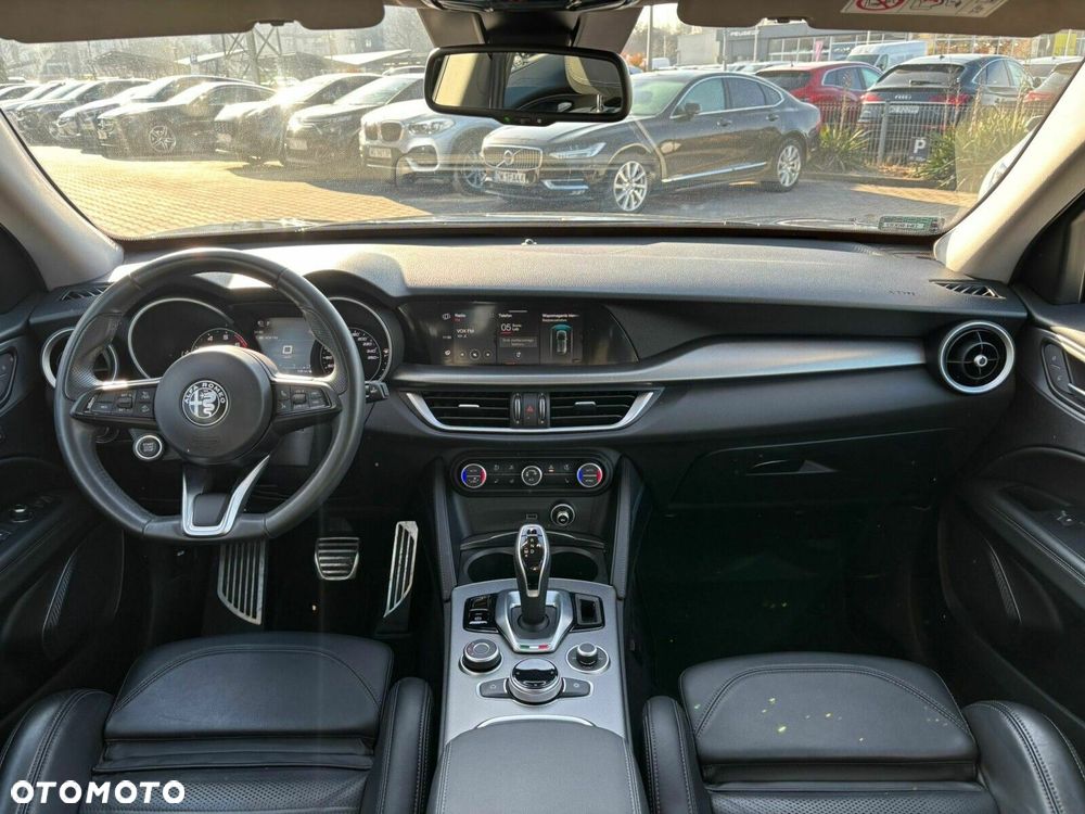 Alfa Romeo Stelvio 2.0 Turbo Sprint Q4 - 13