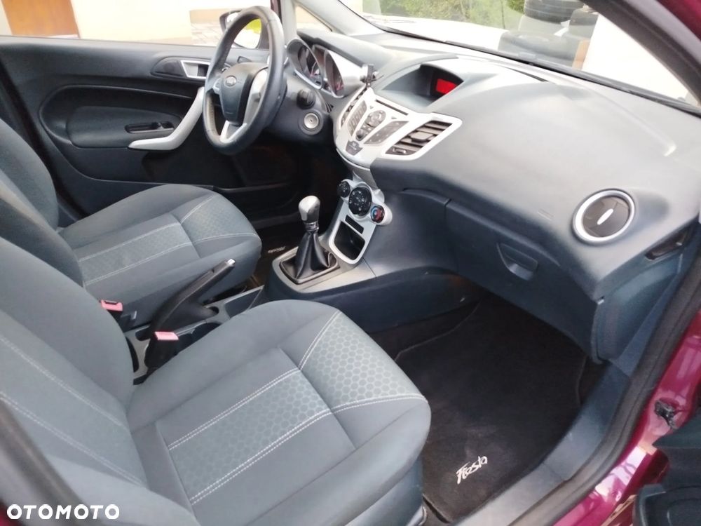 Ford Fiesta 1.6 Ghia - 7