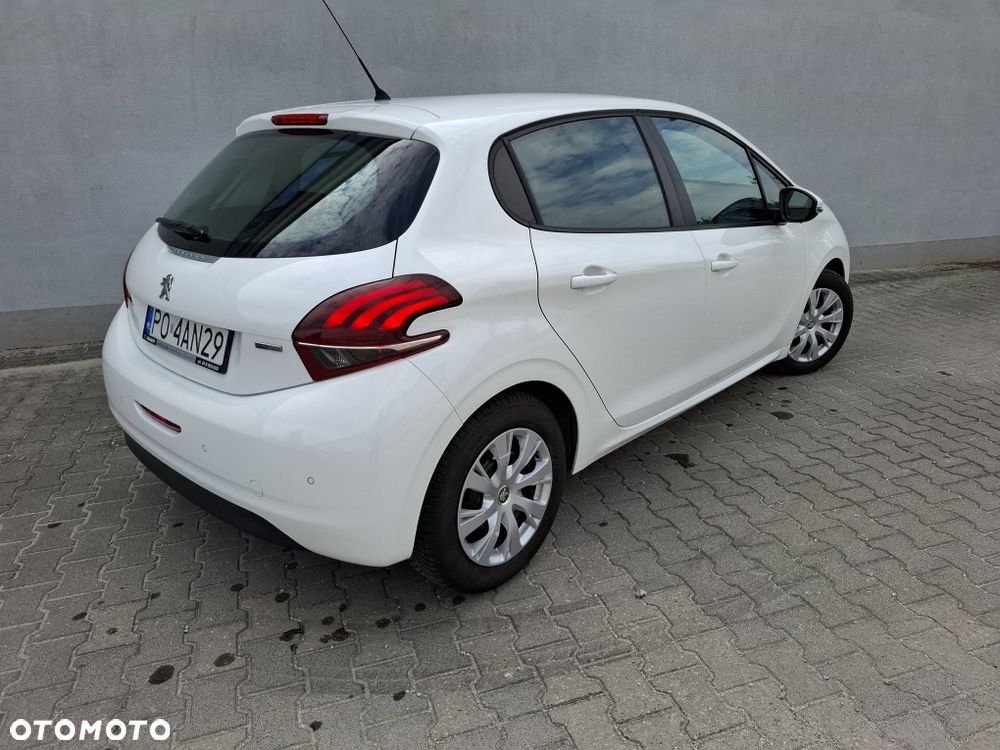 Peugeot 208 - 3