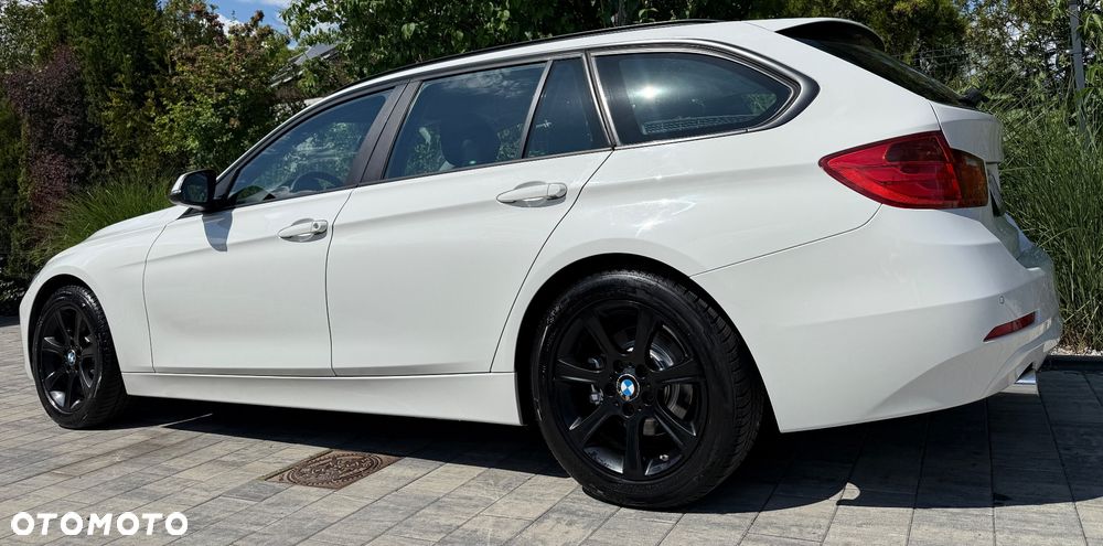 BMW Seria 3 320d Sport Line - 14