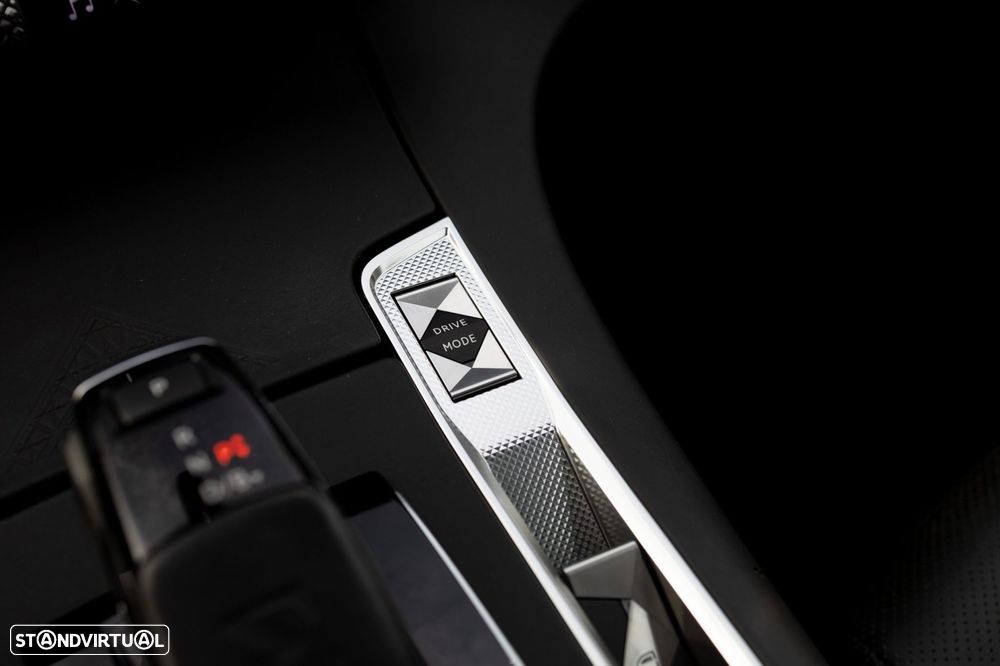 DS DS7 Crossback E-Tense Performance Line EAT8 - 12