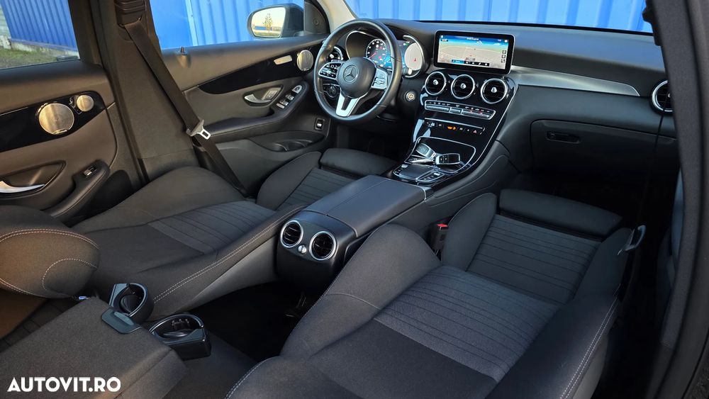 Mercedes-Benz GLC 300 d 4Matic 9G-TRONIC - 9
