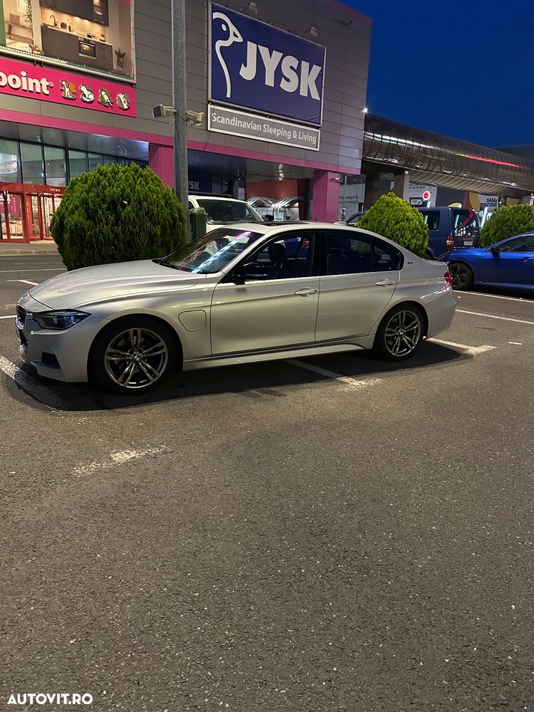BMW Seria 3 330e iPerformance M Sport - 3
