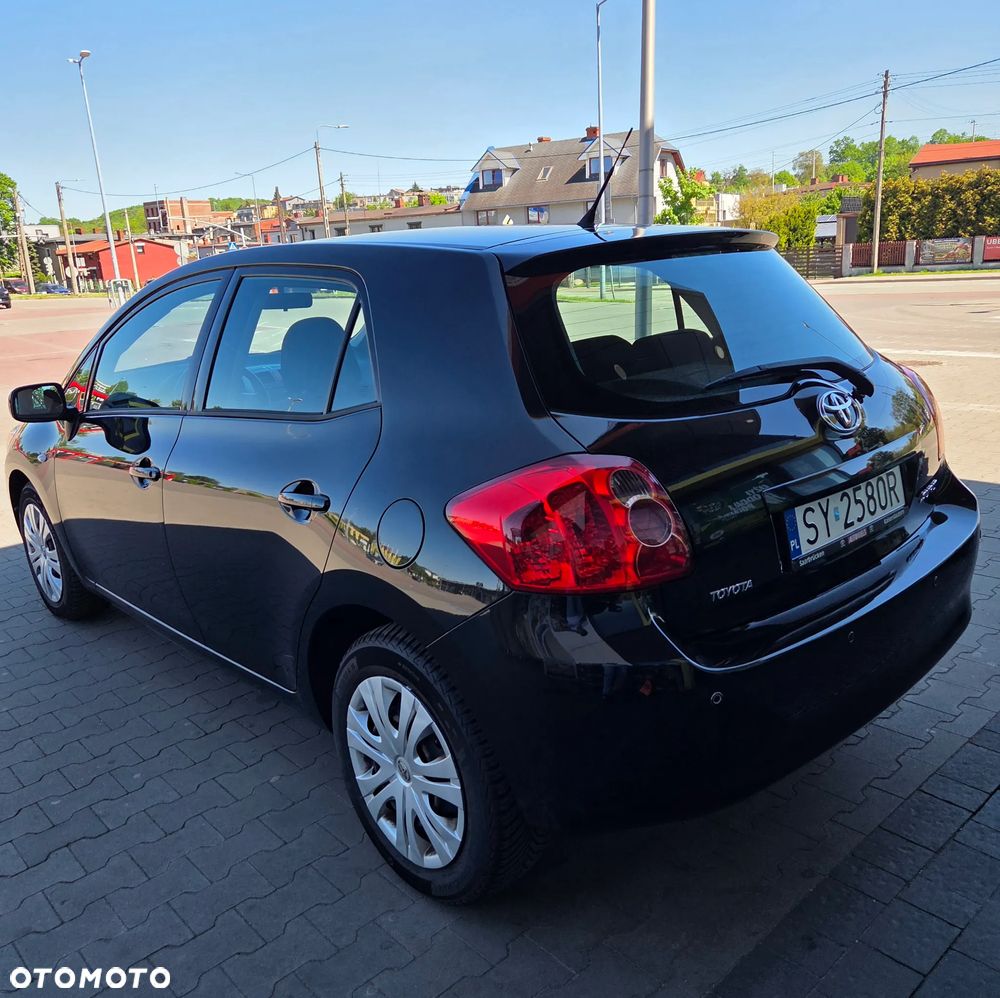 Toyota Auris 1.33 VVT-i Premium + - 4