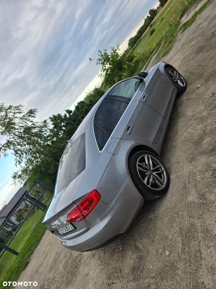 Audi A4 Limousine - 4
