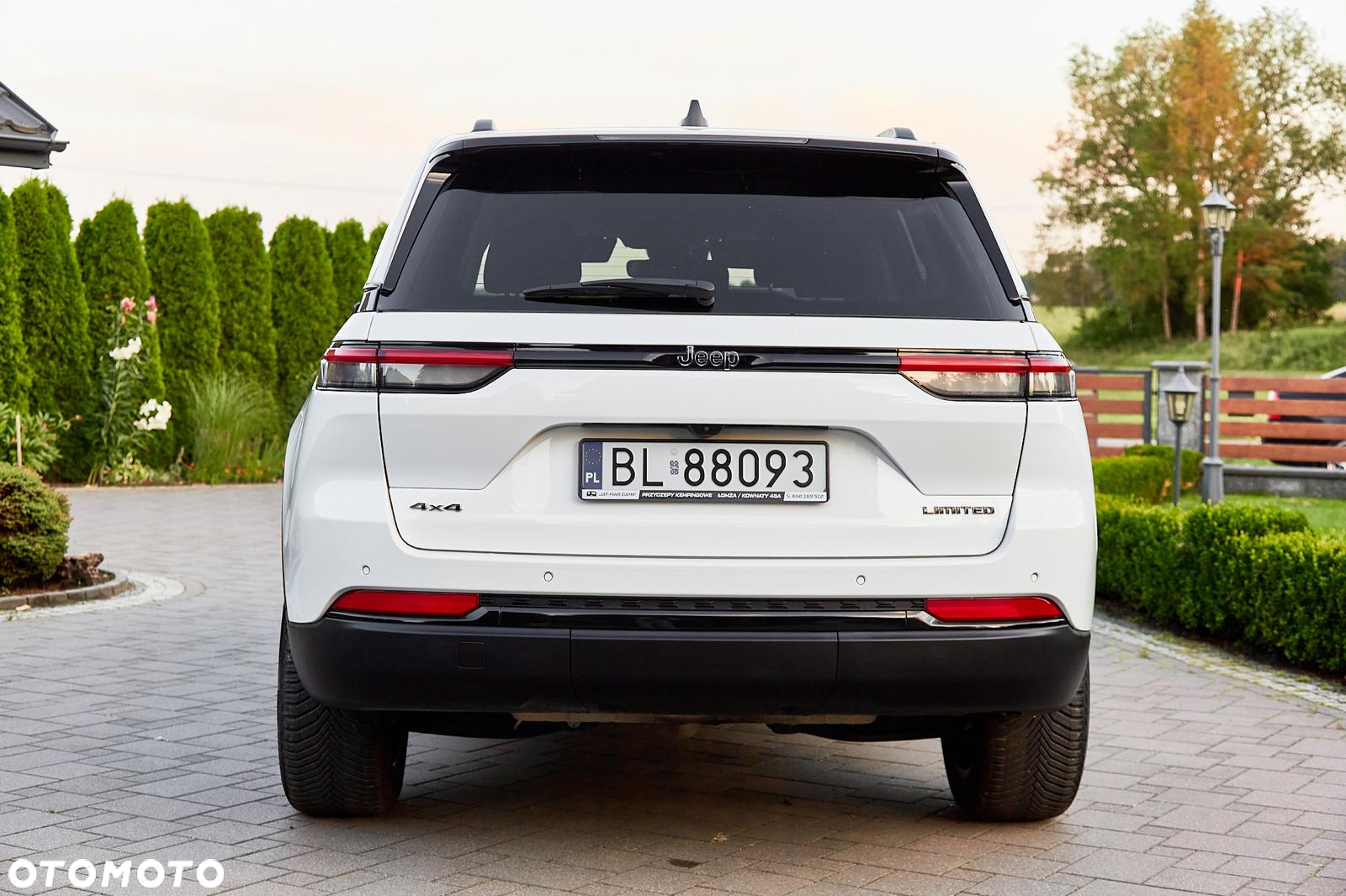 Jeep Grand Cherokee - 8