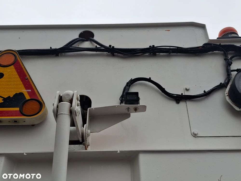 Mercedes-Benz Axor 1829 Zamiatarka Johnston 2 Silniki Szczotki L/R Karcher Listwa Ciśnieniowa - 36