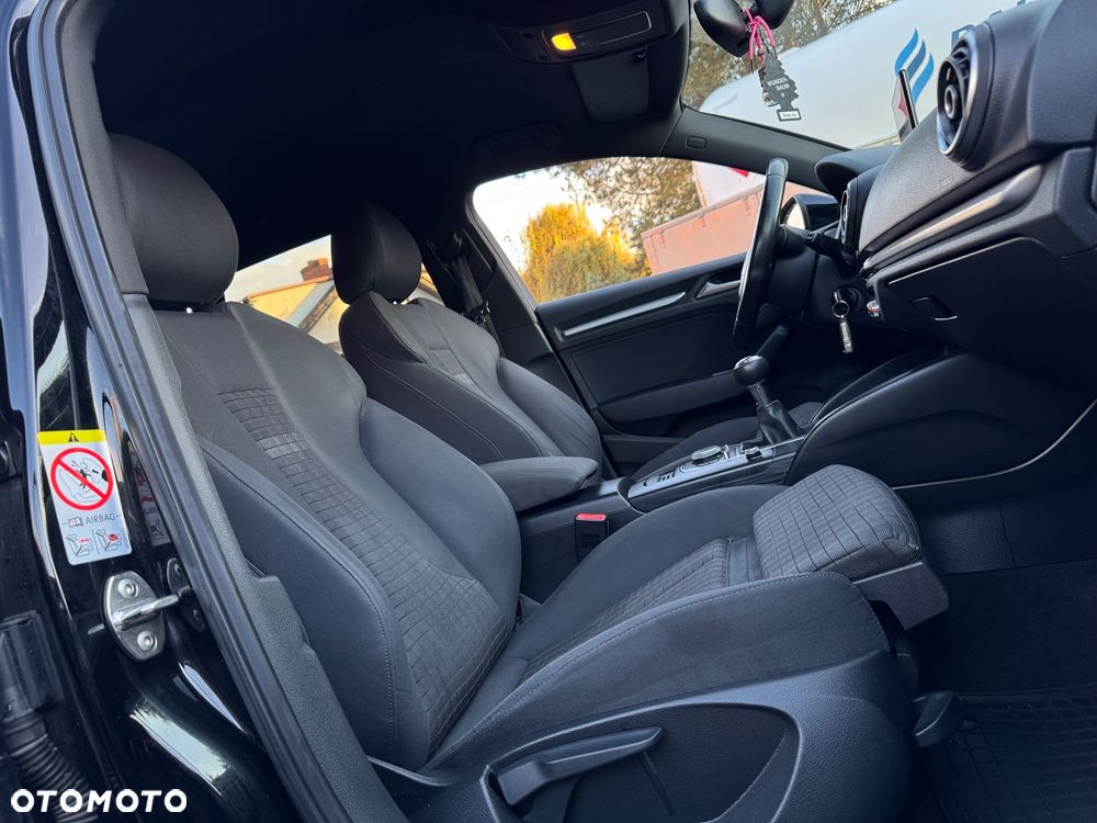 Audi A3 Sportback 1.6 TDI S line Sportpaket - 21