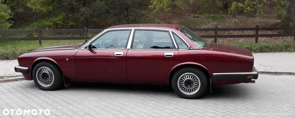 Jaguar XJ - 4