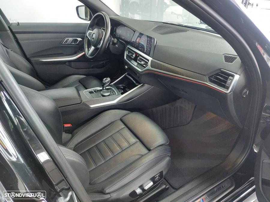 BMW 330 e Pack 50 anos M Auto - 43