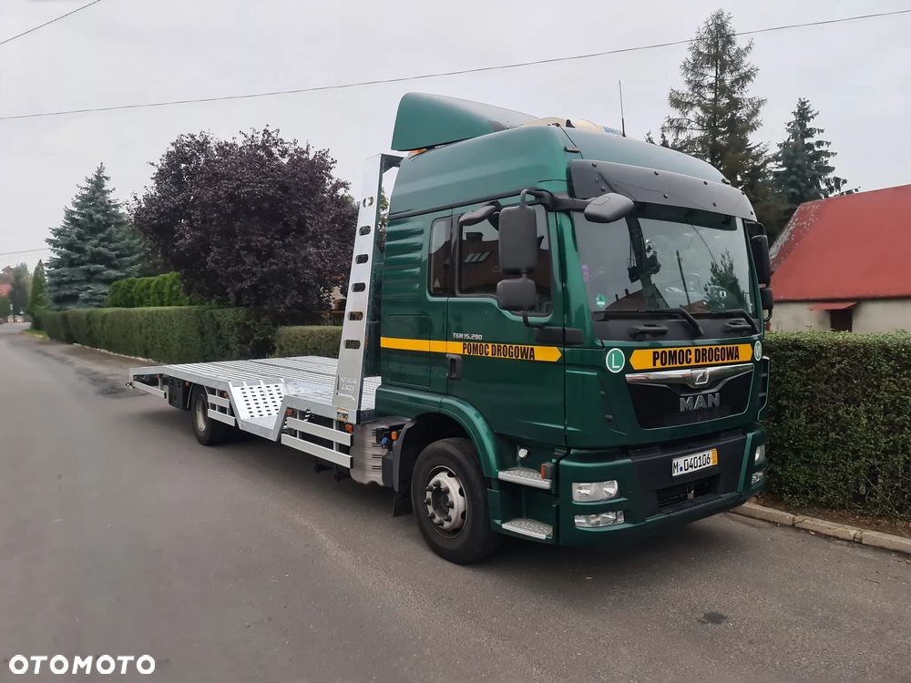 mercedes atego 12t DMC  NAJAZD zabudowa kunice - 2