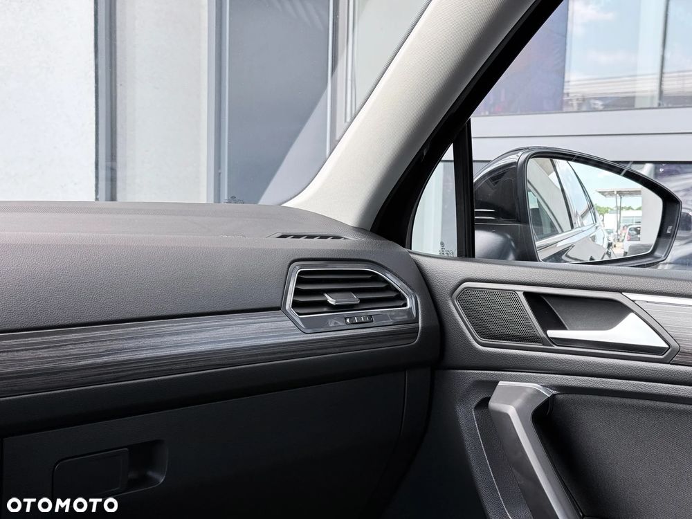 Volkswagen Tiguan 2.0 TSI 4Mot Elegance DSG - 24