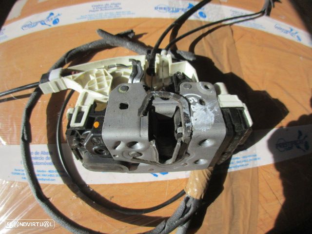 Fecho A9067401035 MERCEDES SPRINTER 2 W906 2009 2.2CDI 130CV 4P BRANCA TD MALA 8 PINOS - 3