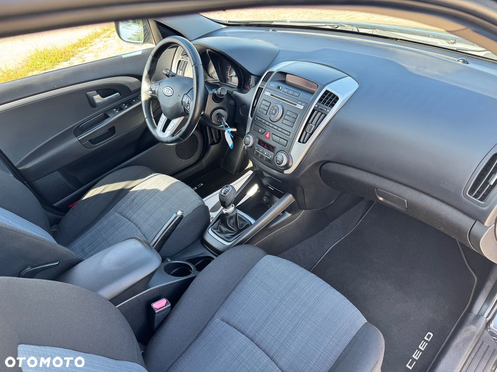Kia Ceed 1.6 Crdi Optimum + - 24