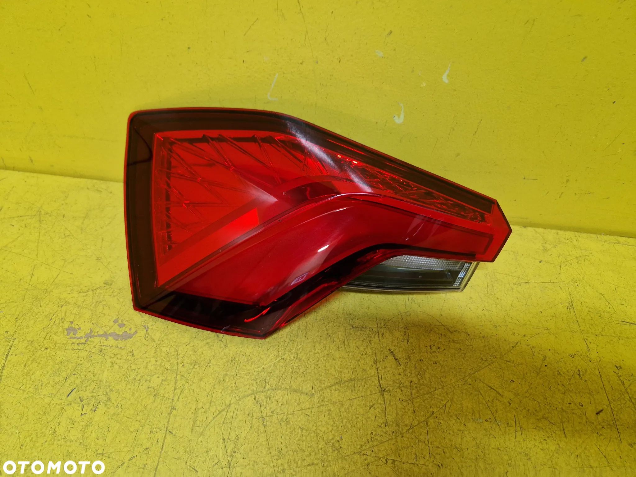 SKODA KAMIQ LAMPA TYŁ LEWA 658945207 - 1