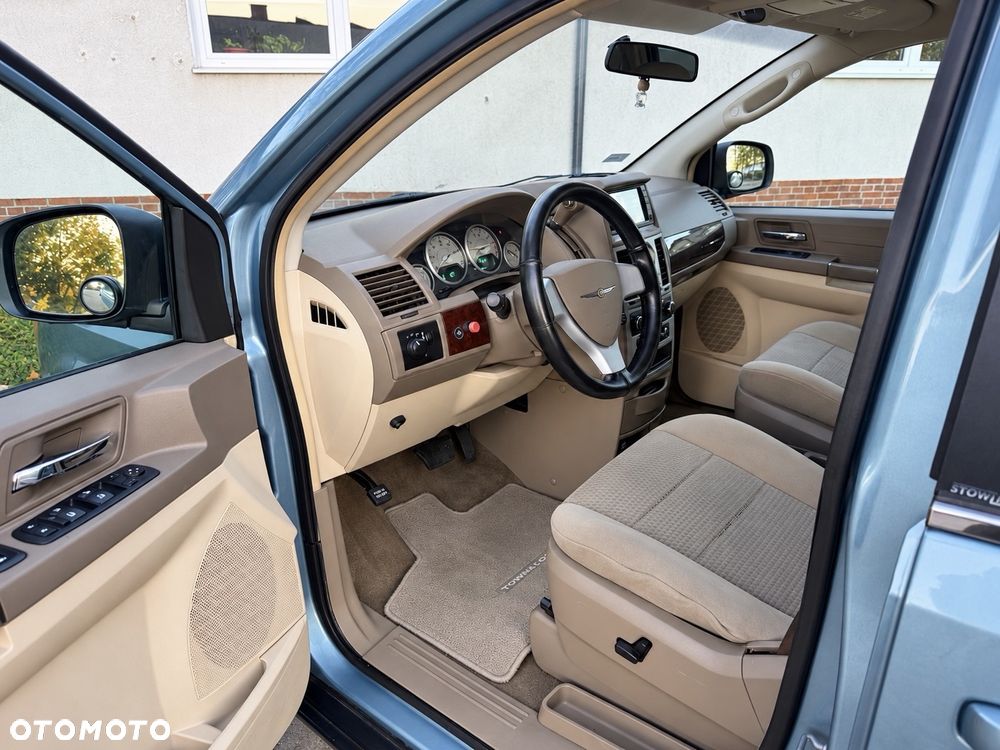 Chrysler Town & Country 3.3 LX - 5
