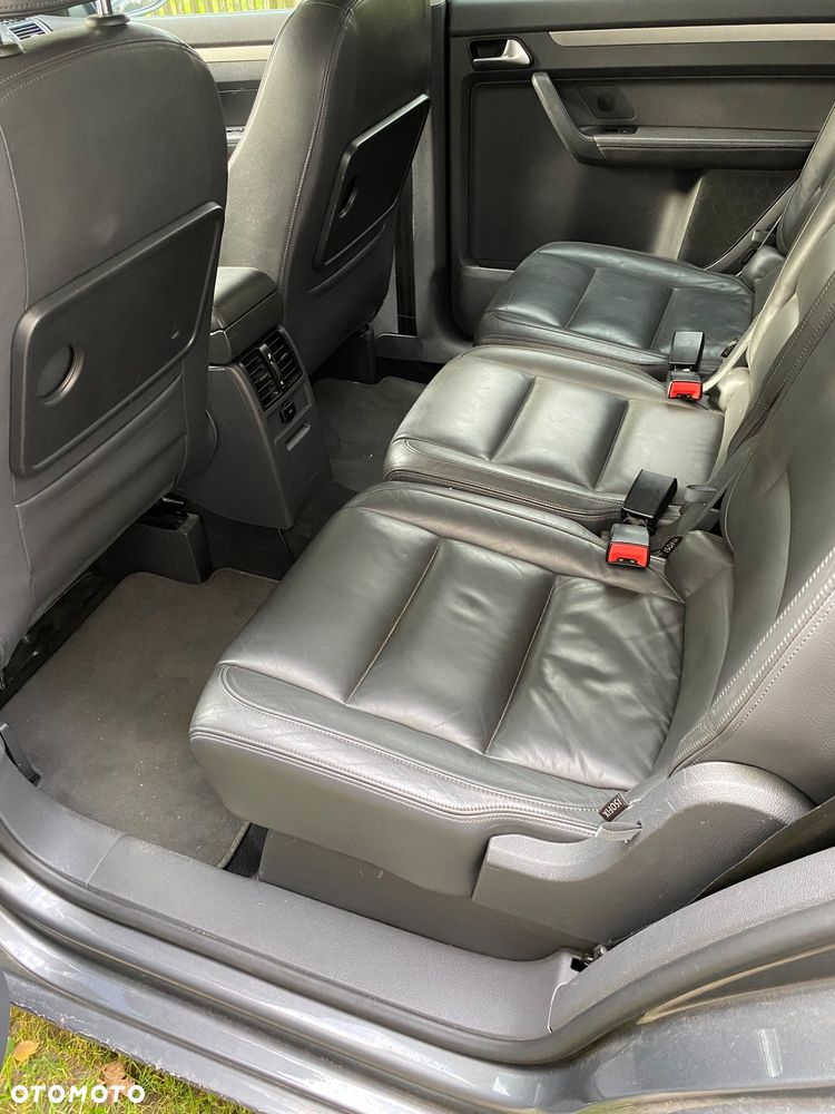 Volkswagen Touran 2.0 TDI DPF BlueMotion Technology Highline - 9