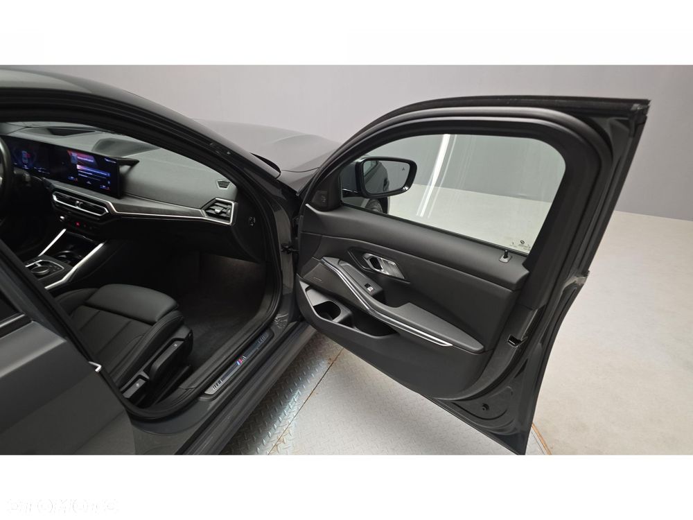 BMW Seria 3 320d xDrive mHEV sport - 28