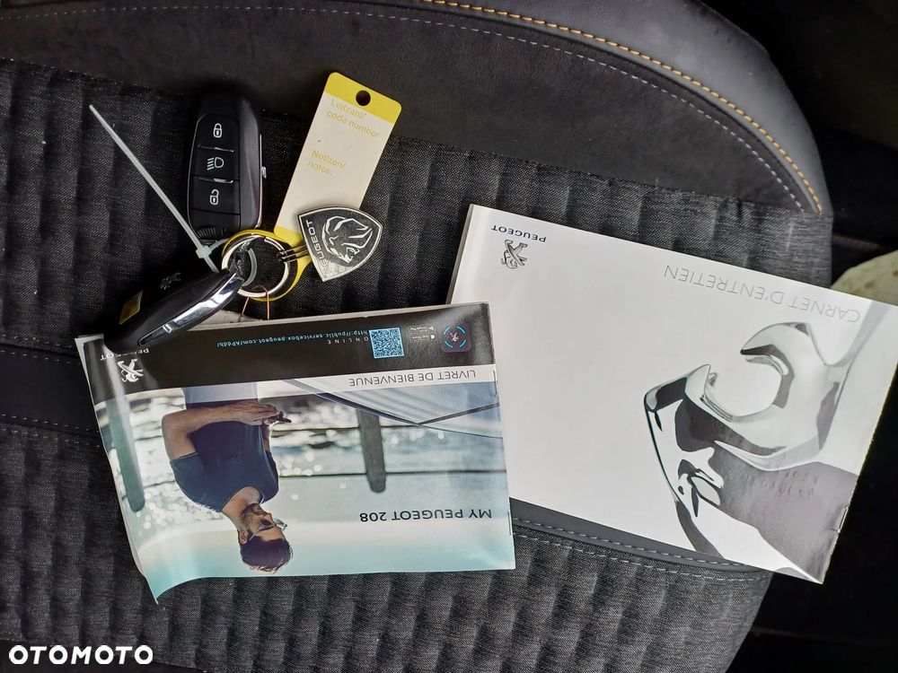 Peugeot 208 PureTech 100 EAT8 GT Pack - 10