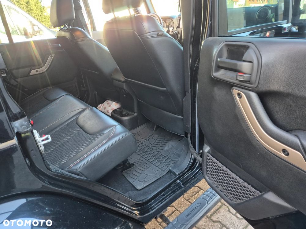 Jeep Wrangler 2.8 CRD Unlim Black Edition II - 28