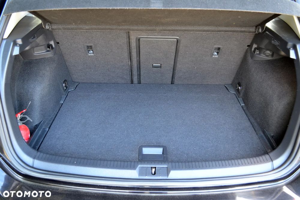 Volkswagen Golf - 27
