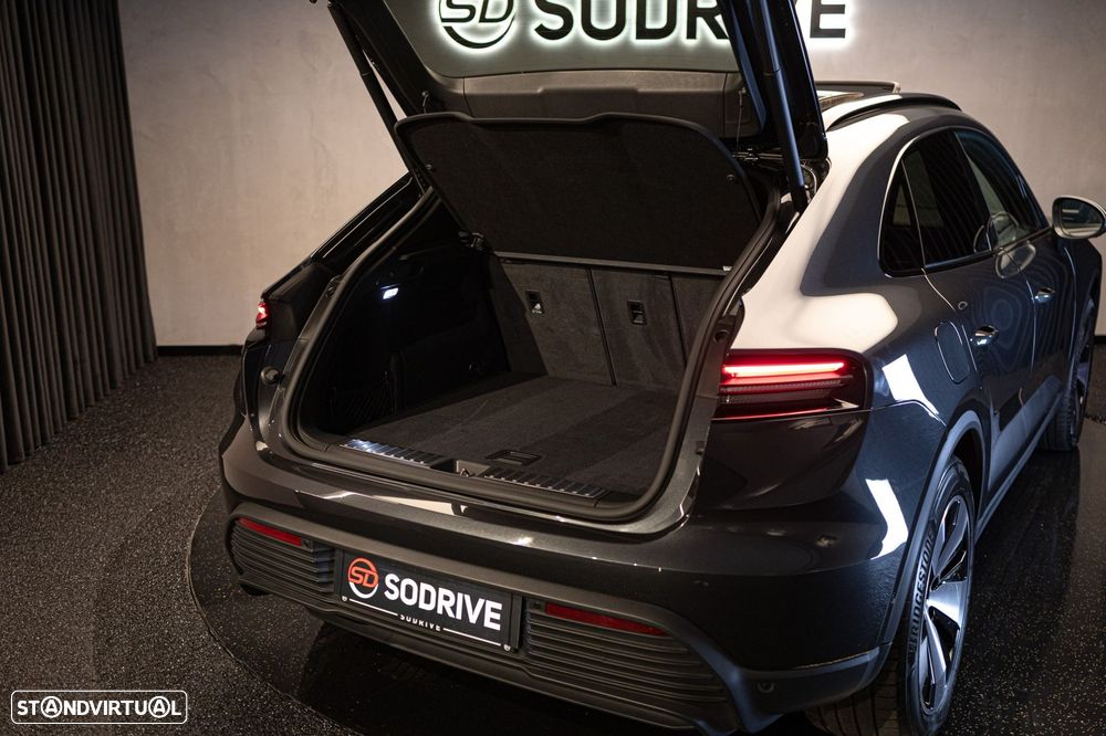 Porsche Macan Electric 4 - 44