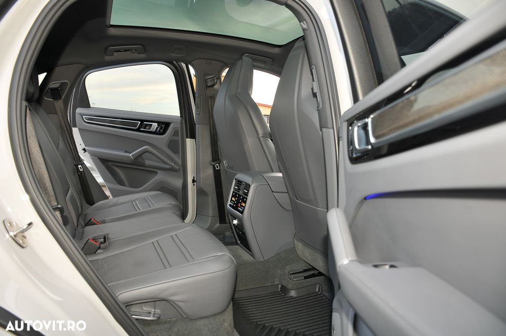 Porsche Cayenne Coupe Standard - 15