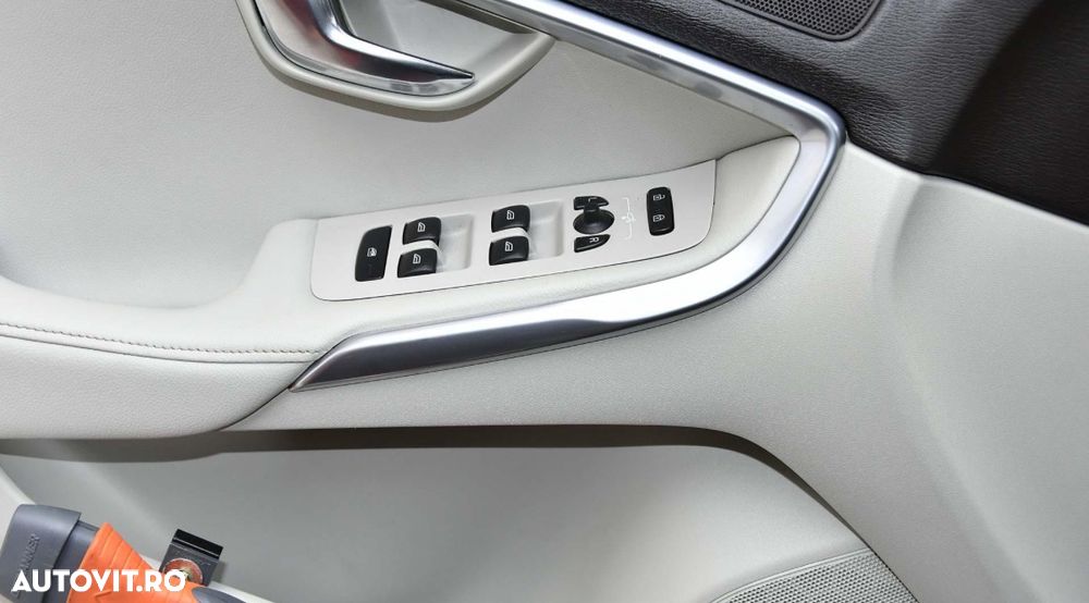 Volvo V40 D4 Momentum - 9