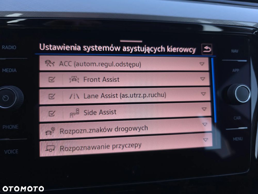 Volkswagen Passat - 30