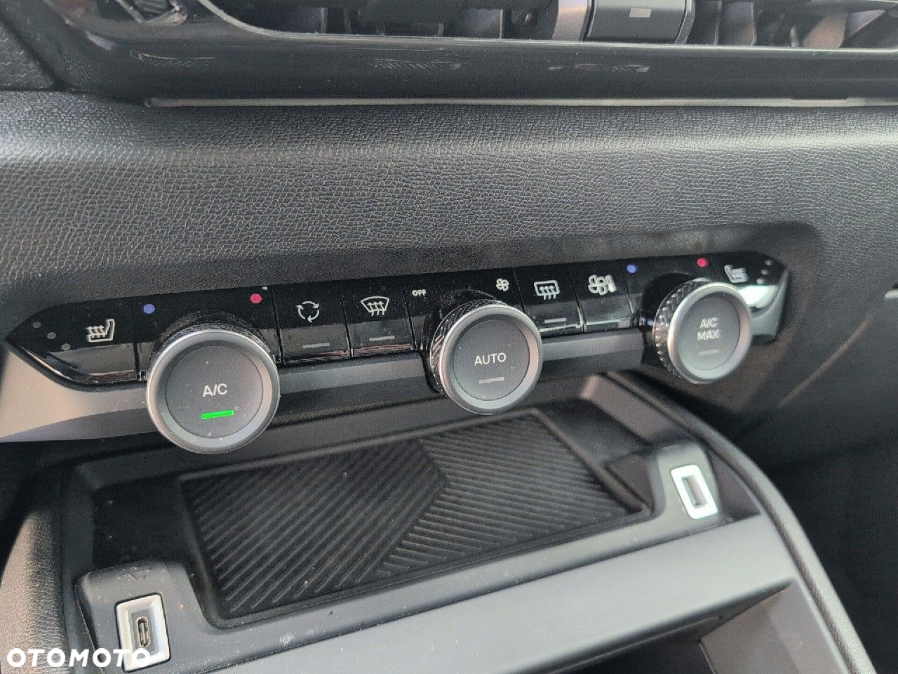 Citroën C4 1.2 PureTech Max S&S EAT8 - 17