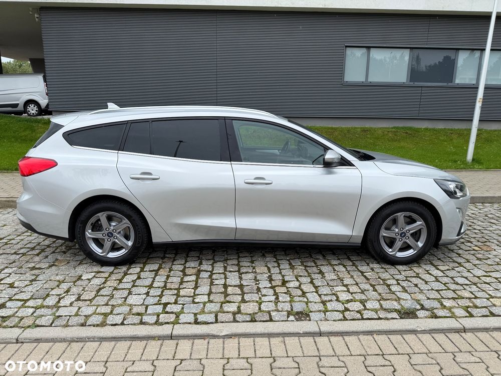 Ford Focus Turnier 1.5 EcoBlue Start-Stopp-System TITANIUM - 4