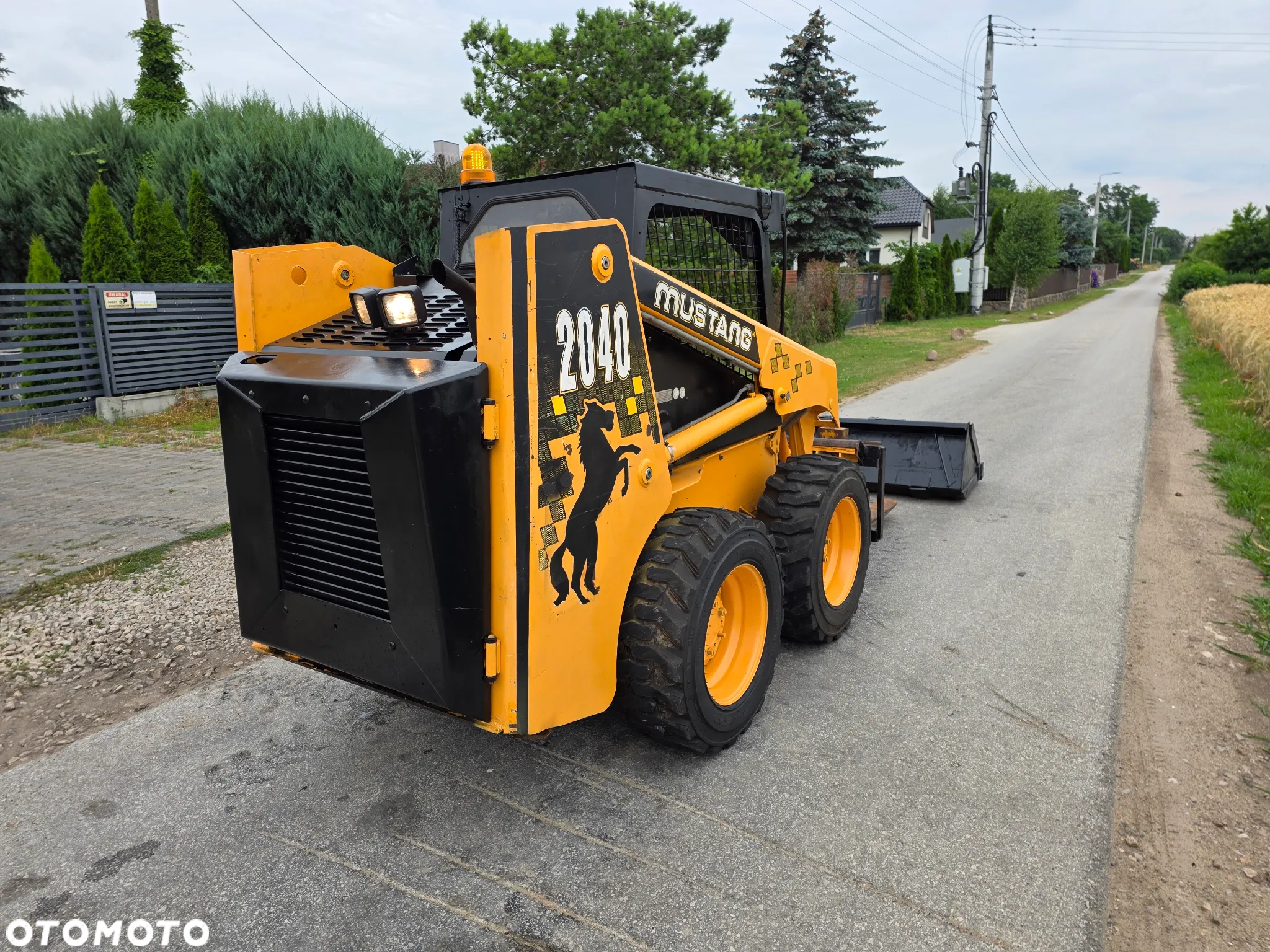Bobcat Mustang 2040 - 5